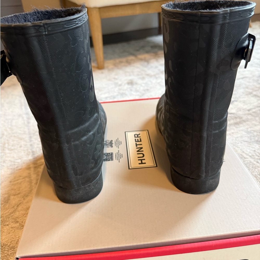 Hunter Black Leopard-Embossed Fleece-Lined Mid-Calf Rain Boots - Picture 5 of 6